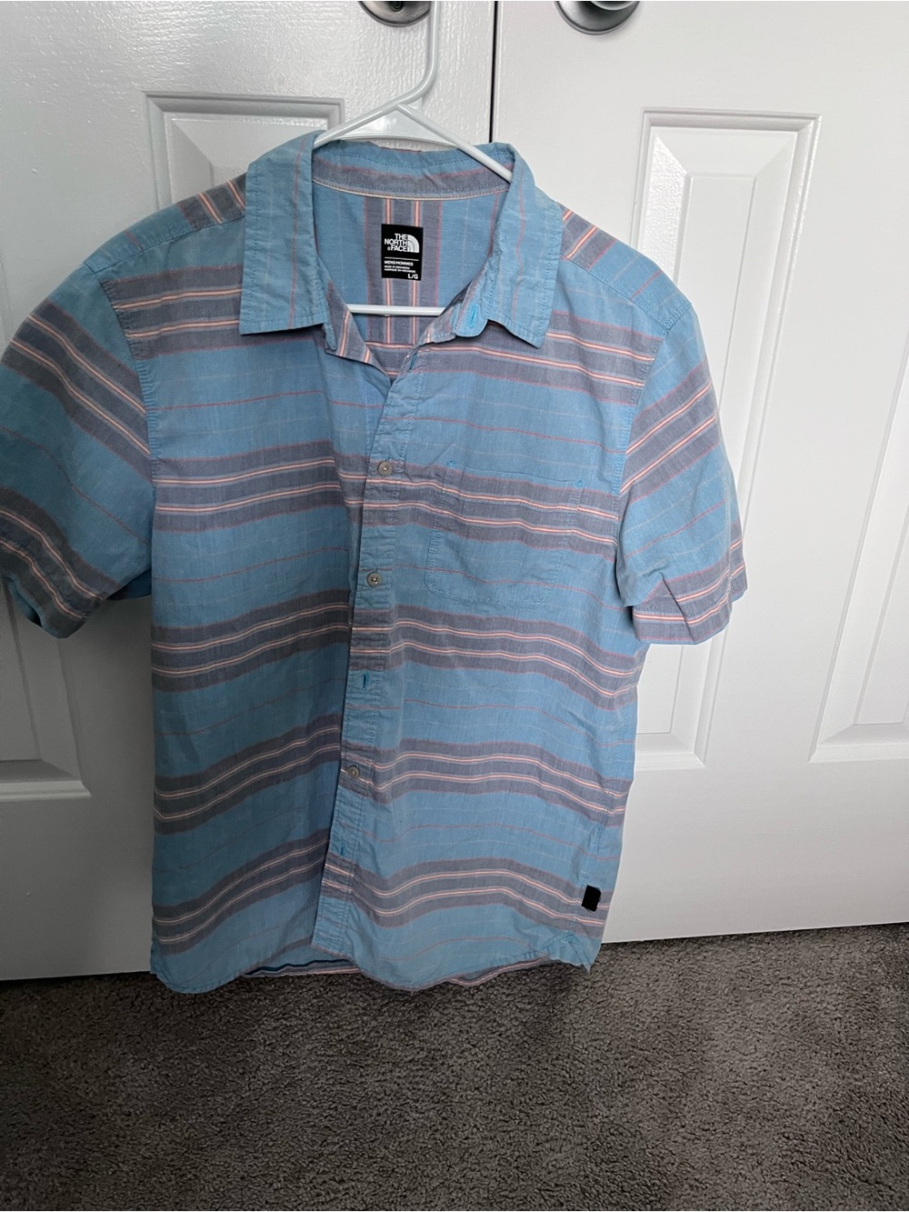The North Face Men’s Large striped Button up short sleeve shirt